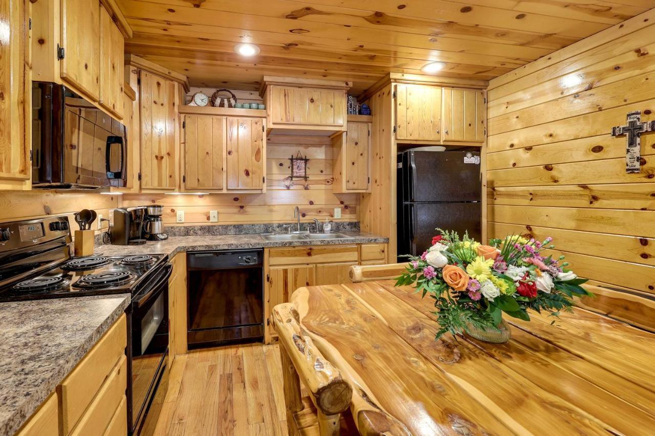 Broken Bow Rental Cabin With Hot Tub And Bar Экстерьер фото