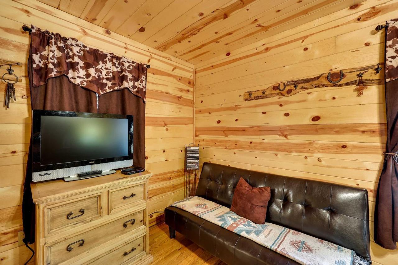 Broken Bow Rental Cabin With Hot Tub And Bar Экстерьер фото