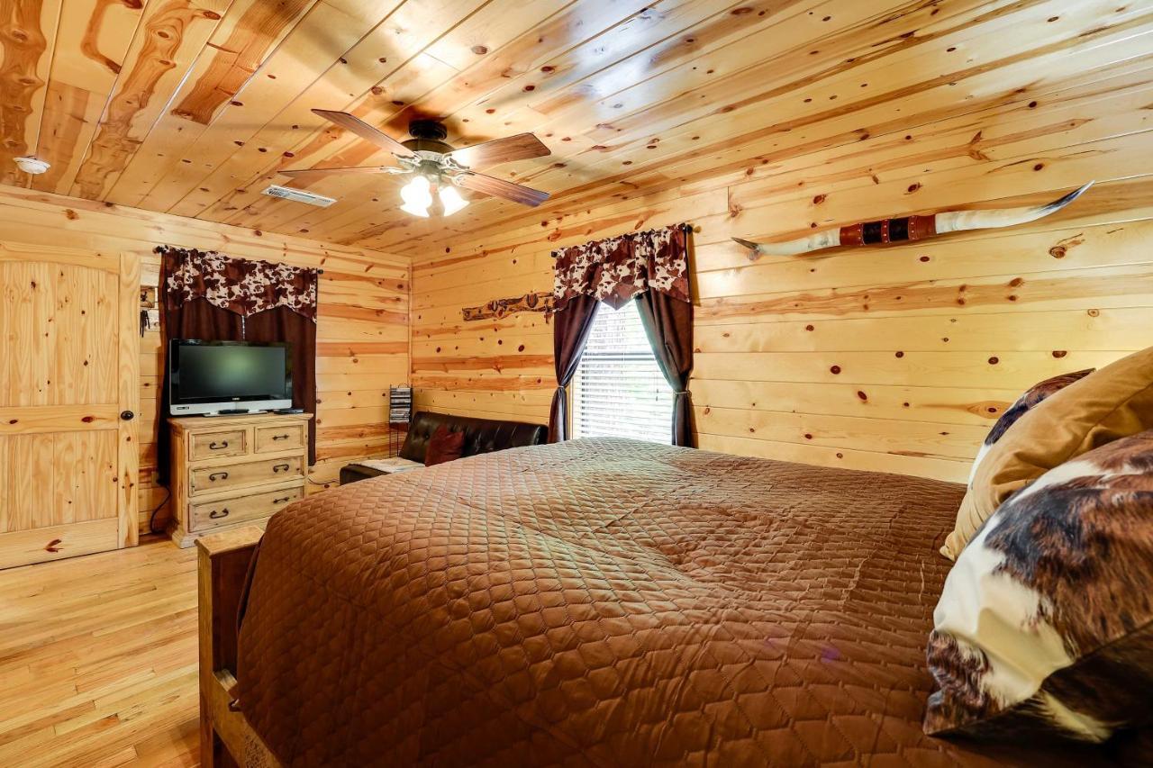 Broken Bow Rental Cabin With Hot Tub And Bar Экстерьер фото