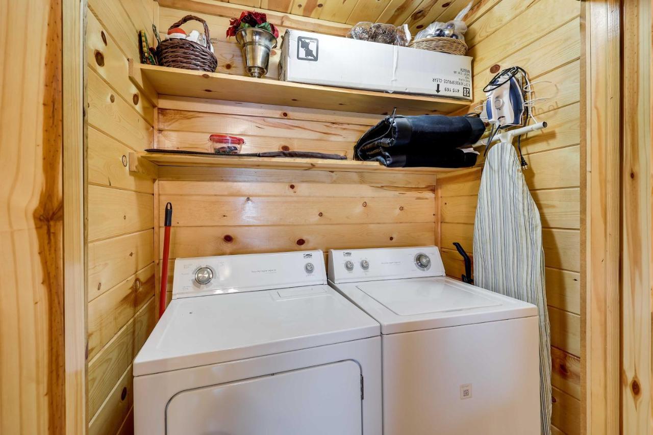 Broken Bow Rental Cabin With Hot Tub And Bar Экстерьер фото