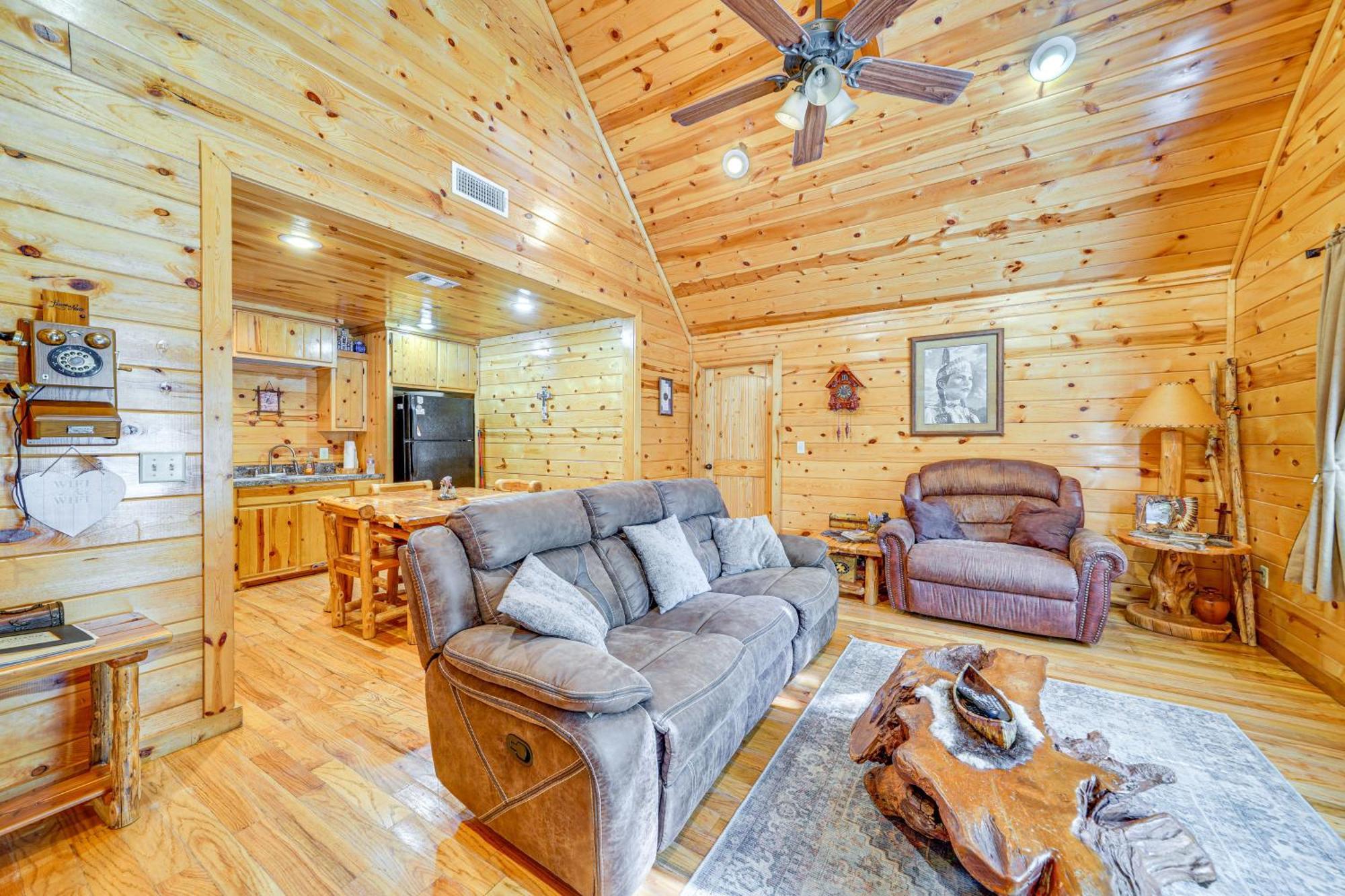 Broken Bow Rental Cabin With Hot Tub And Bar Экстерьер фото