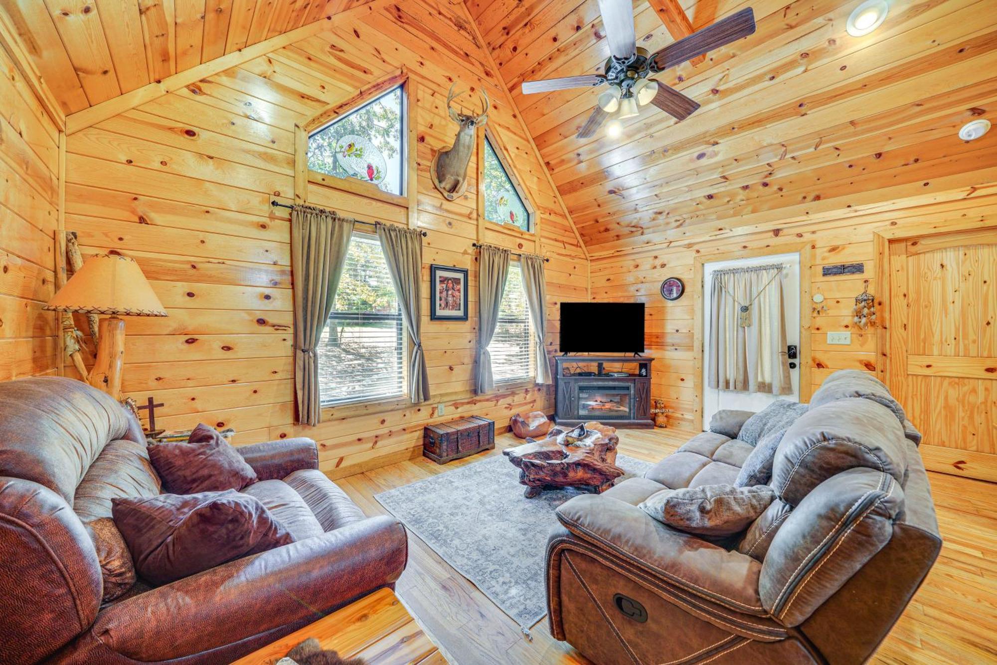 Broken Bow Rental Cabin With Hot Tub And Bar Экстерьер фото